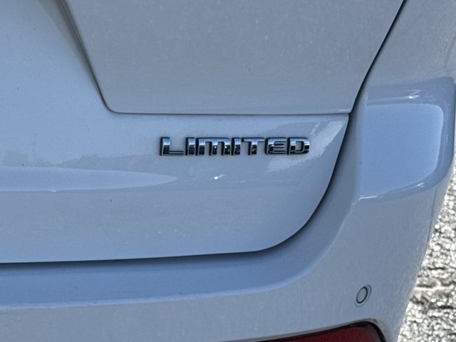 Used 2022 Jeep Grand Cherokee L Limited AWD/4WD image 11