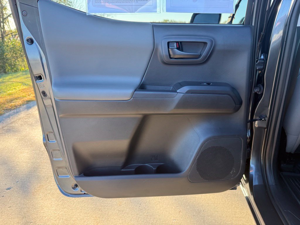 Used 2023 Toyota Tacoma SR AWD/4WD image 10