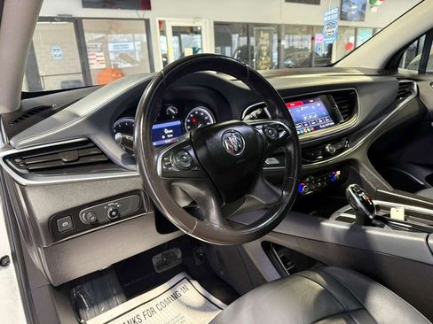 Used 2020 Buick Enclave Essence image 25