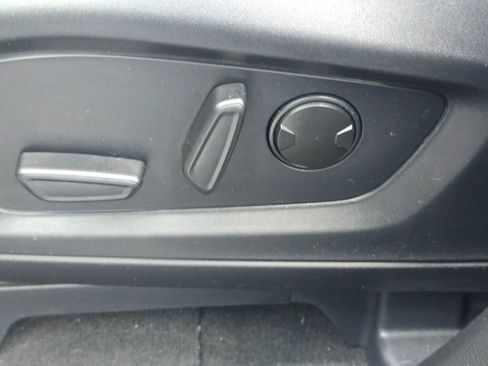 Used 2025 Ford Explorer Active AWD/4WD image 20