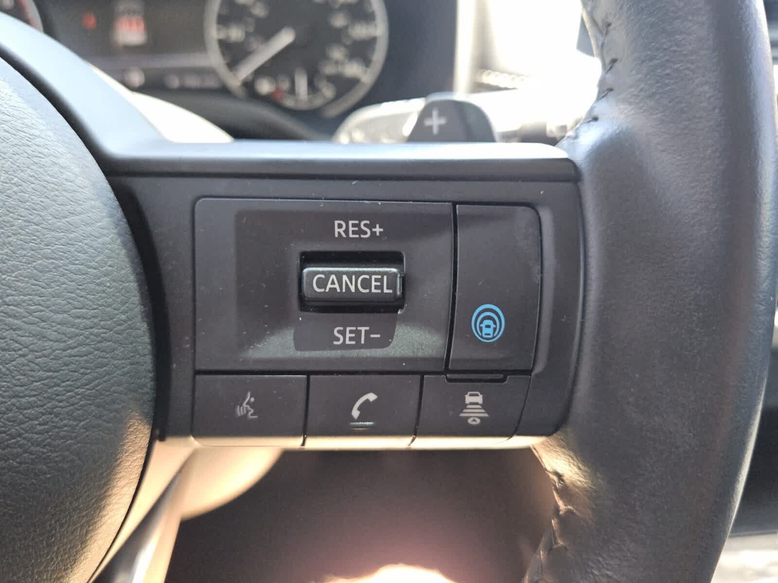 Used 2024 Nissan Rogue SV w/ SV Premium Package FWD image 13