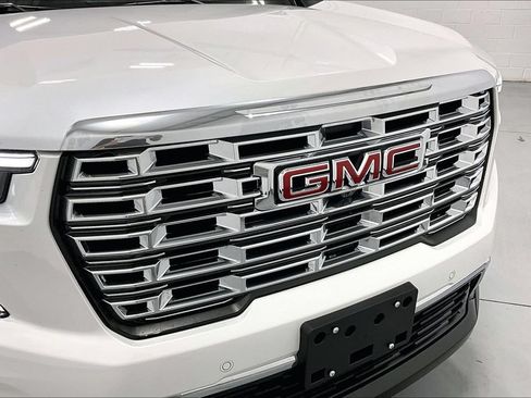 Used 2025 GMC Acadia Denali w/ Super Cruise Package FWD image 35