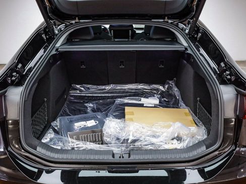 New 2025 Audi A6 e-tron Premium Plus image 29