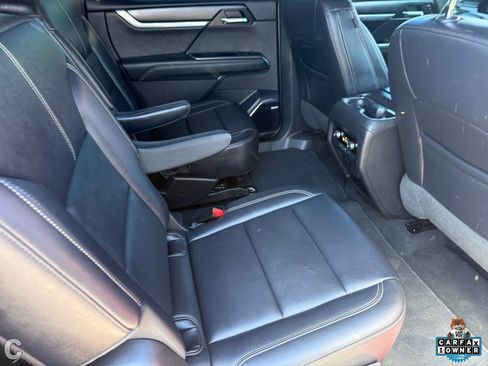 Used 2024 GMC Acadia Elevation AWD/4WD image 11