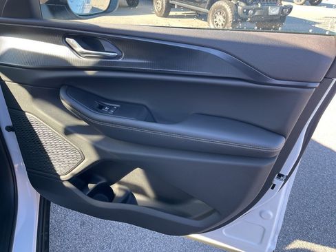 New 2025 Jeep Grand Cherokee L Laredo image 10