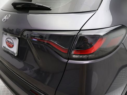 Used 2024 Honda HR-V LX image 9