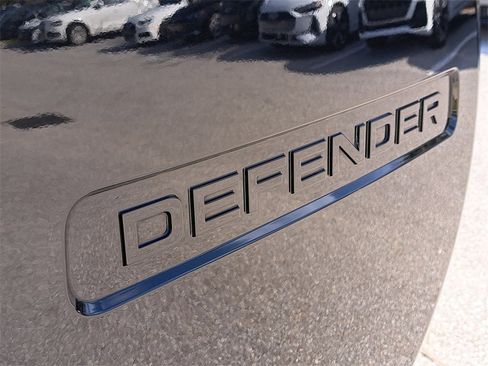Used 2024 Land Rover Defender 110 X-Dynamic SE image 5