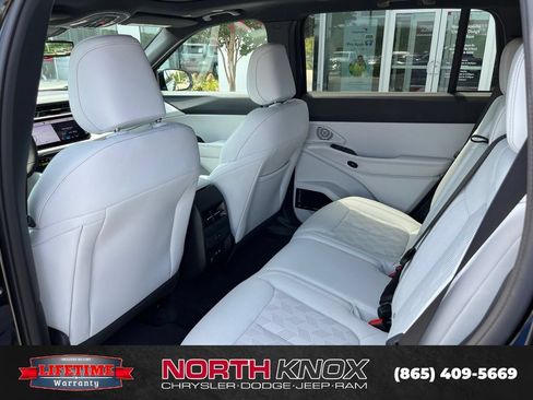 New 2026 Jeep Cherokee Overland w/ Advanced Pro Tech Group AWD/4WD image 17