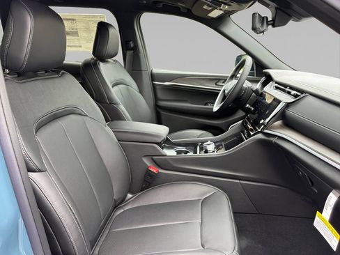 New 2026 Jeep Grand Cherokee Limited AWD/4WD image 17
