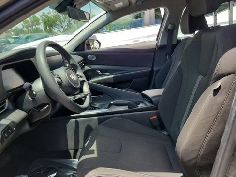 Certified 2024 Hyundai Elantra SE FWD image 13
