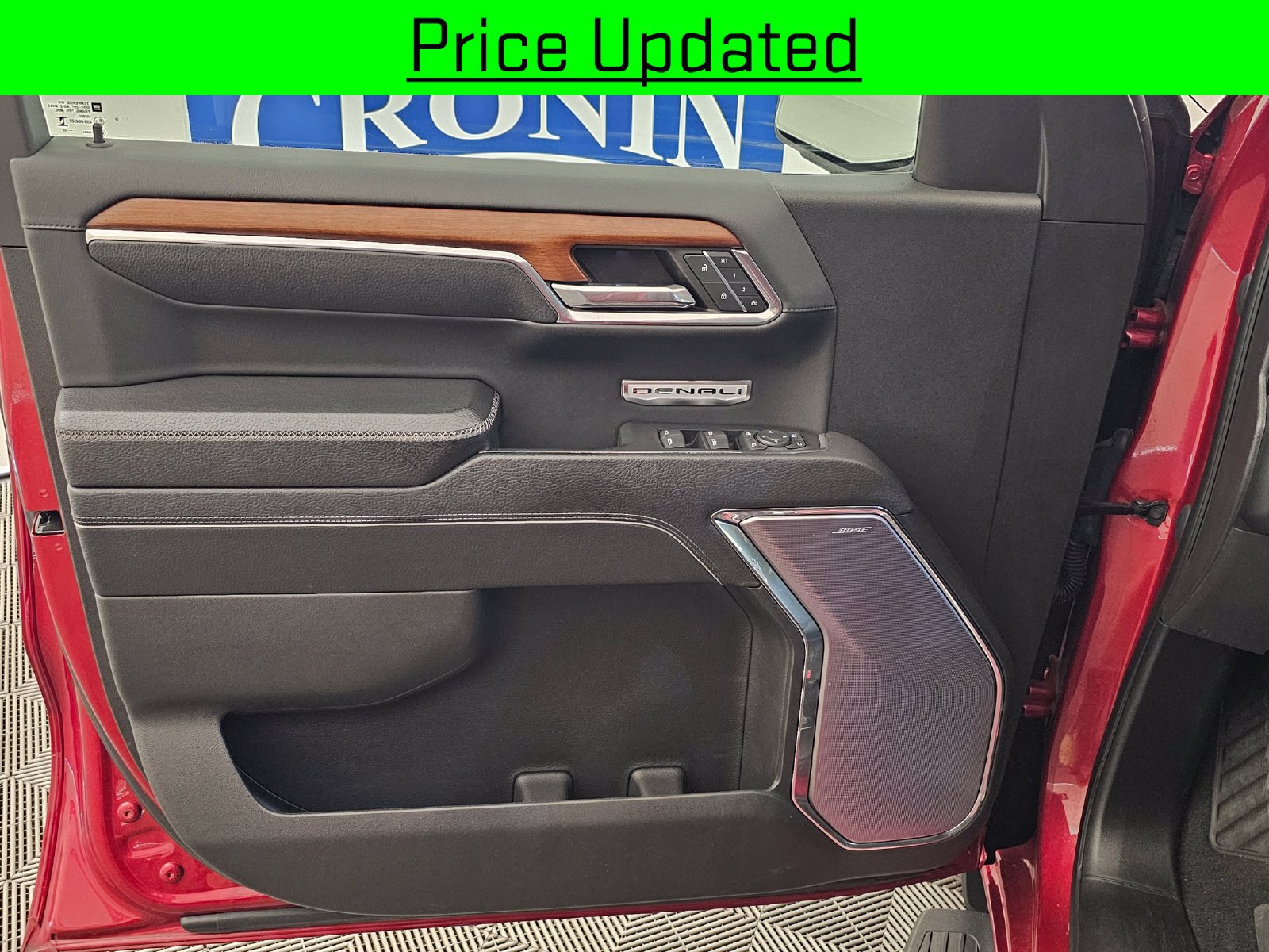 Used 2023 GMC Sierra 1500 Denali AWD/4WD image 2