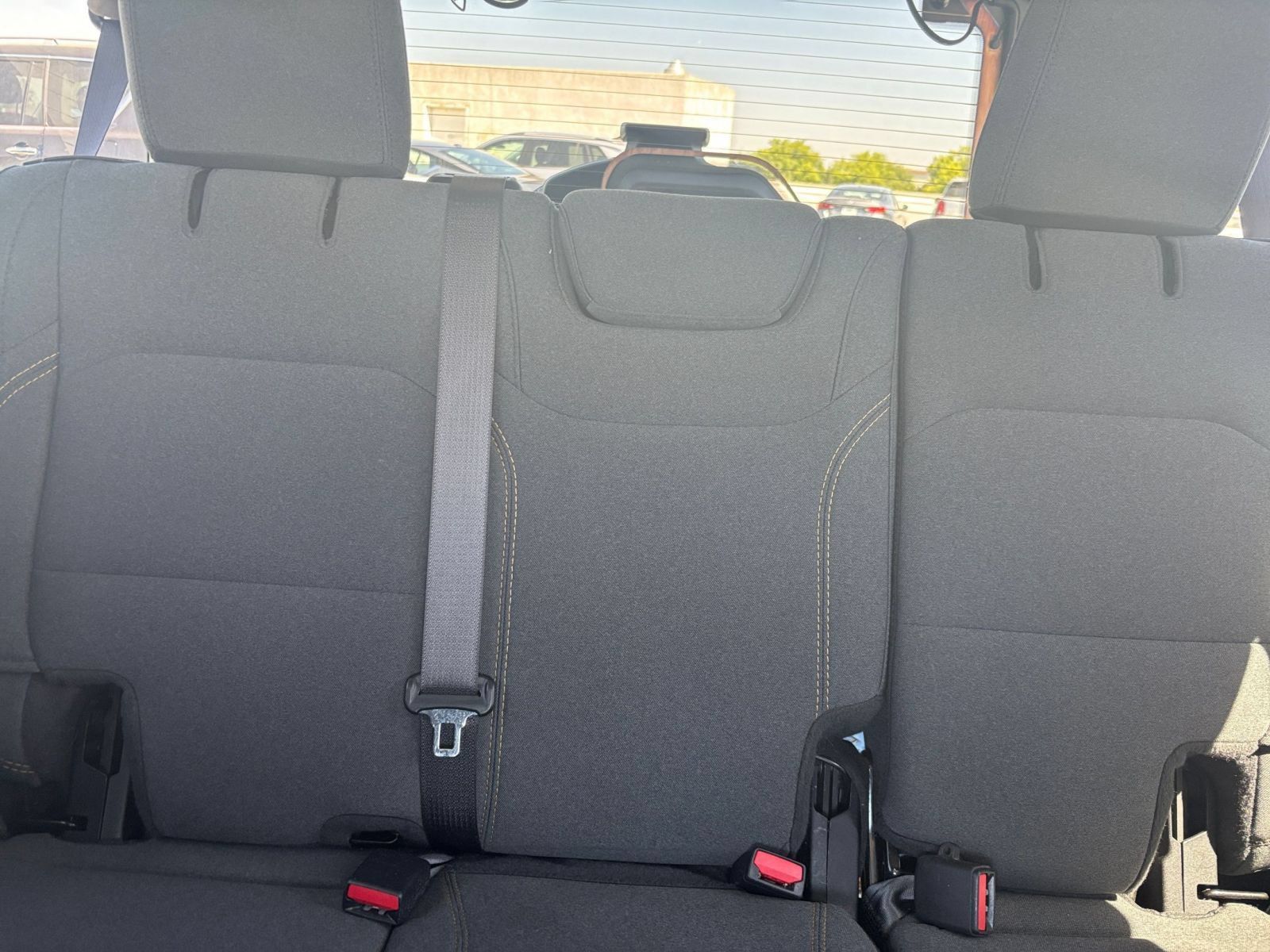 Used 2025 Jeep Wrangler Unlimited Sahara AWD/4WD image 37