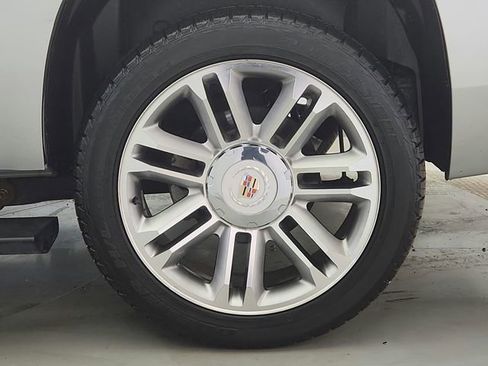 Used 2014 Cadillac Escalade Premium image 34