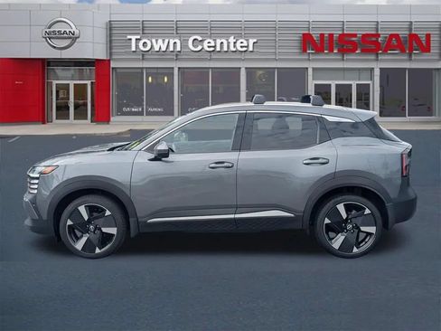 Certified 2025 Nissan Kicks SR w/ SR Premium Package FWD image 4