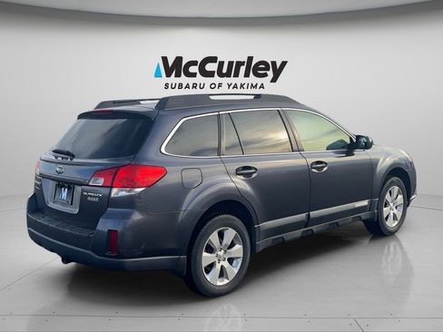 Used 2010 Subaru Outback 2.5i Limited w/ Popular Equipment Group 2A image 5