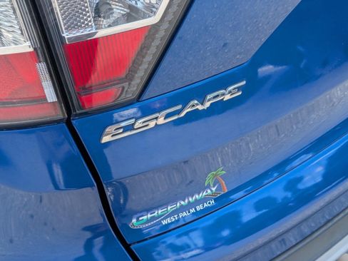 Used 2017 Ford Escape Titanium AWD/4WD image 33