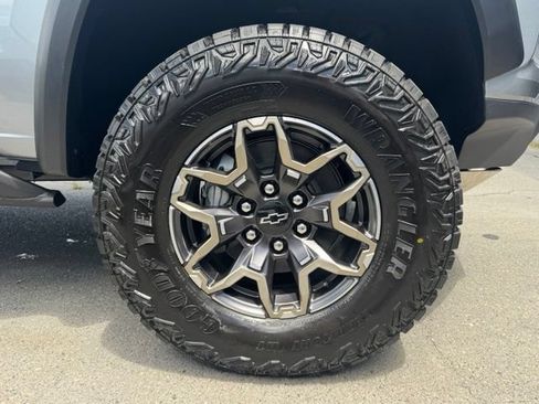 New 2026 Chevrolet Colorado ZR2 w/ Technology Package AWD/4WD image 10