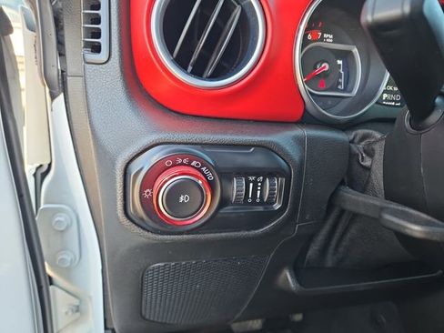 Used 2019 Jeep Wrangler Unlimited Rubicon AWD/4WD image 22