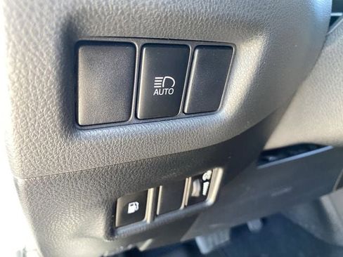 Used 2020 Toyota C-HR LE FWD image 22