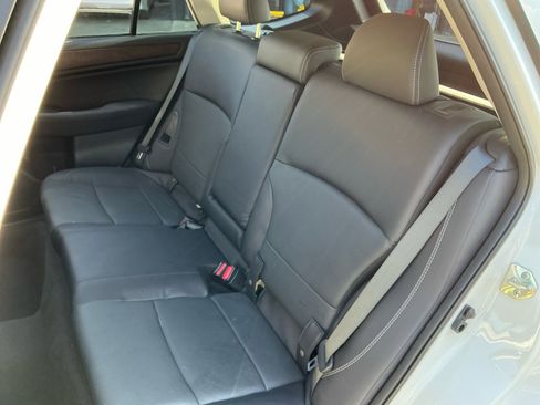 Used 2018 Subaru Outback 2.5i Limited AWD/4WD image 19