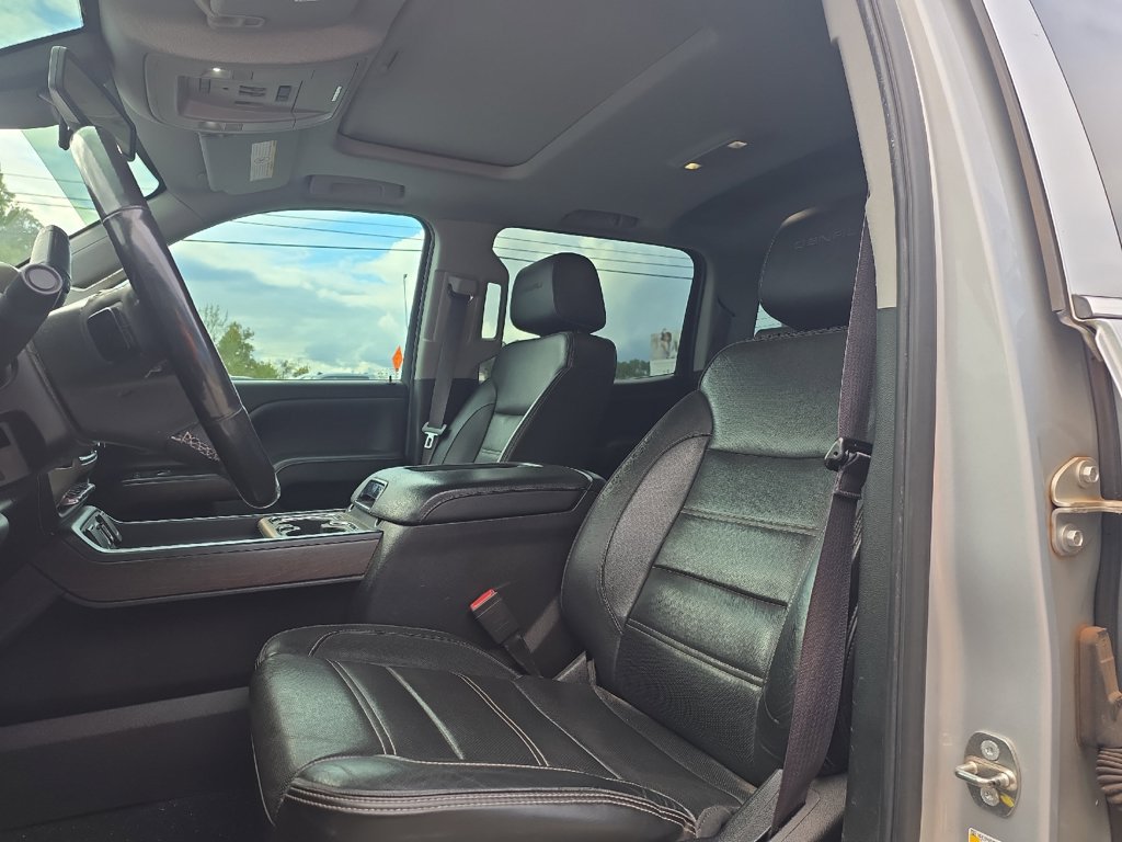 Used 2017 GMC Sierra 2500 Denali w/ Duramax Plus Package AWD/4WD image 6