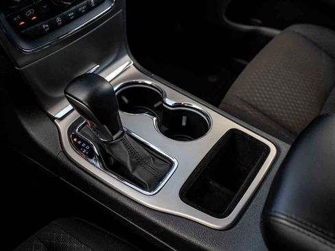 Used 2021 Jeep Grand Cherokee Laredo RWD image 21