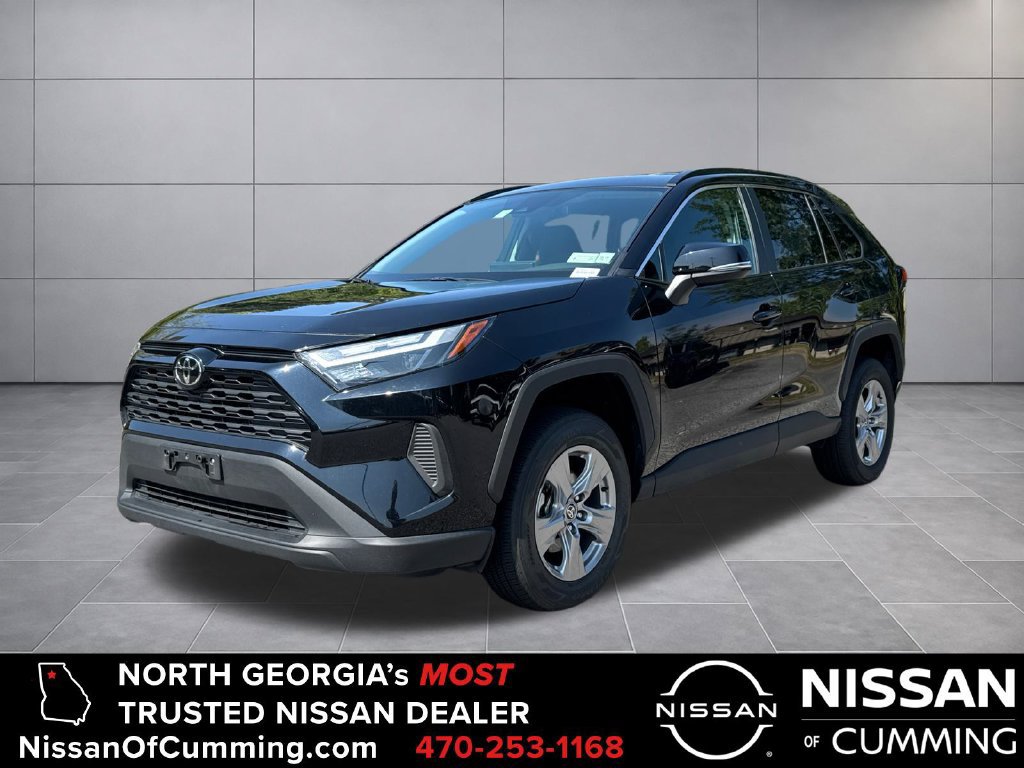 Used 2025 Toyota RAV4 XLE AWD/4WD image 1