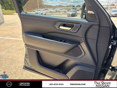 Certified 2025 Nissan Armada PRO-4X AWD/4WD image 21