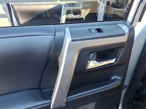 Used 2018 Toyota 4Runner 2WD image 6