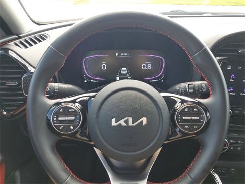 Used 2025 Kia Soul GT-Line image 11