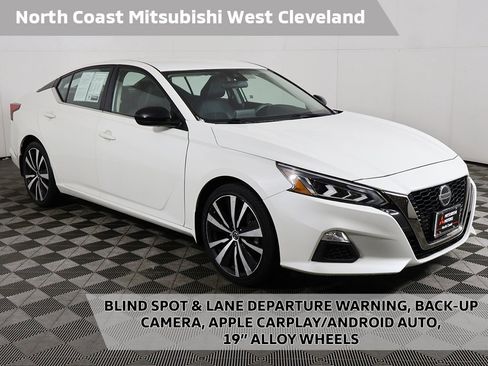 Used 2022 Nissan Altima 2.5 SR image 1