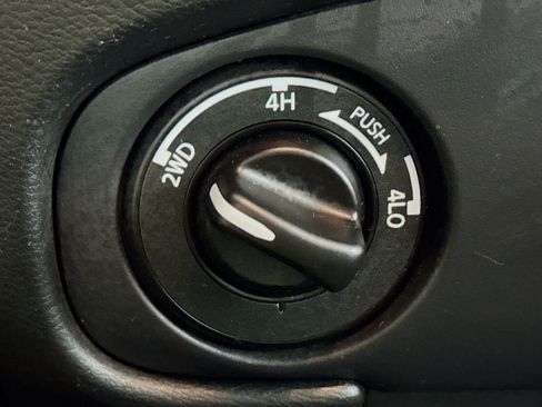 Used 2023 Nissan Frontier SV w/ Midnight Edition Package image 2