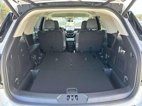 New 2025 Ford Explorer Active w/ Active Comfort Package image 18