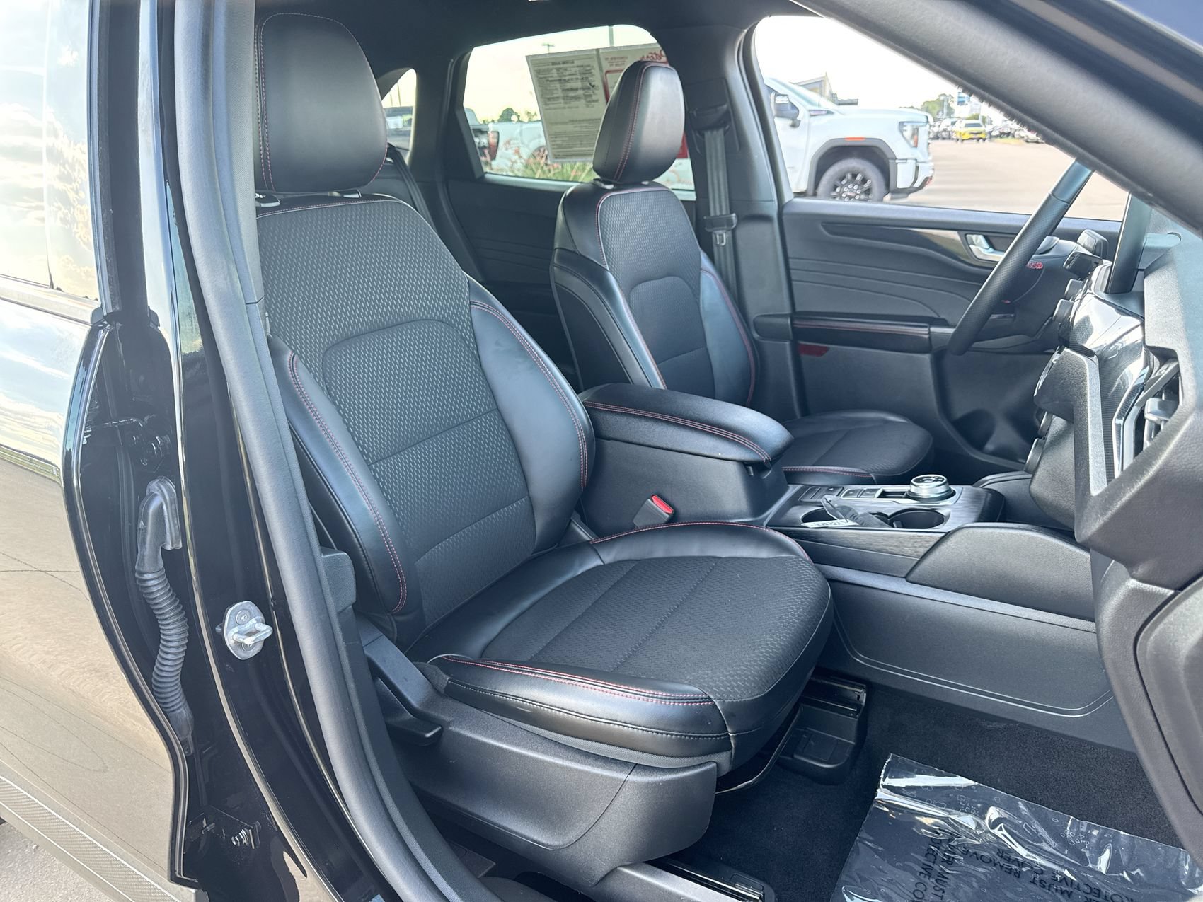 Used 2025 Ford Escape ST-Line AWD/4WD image 23