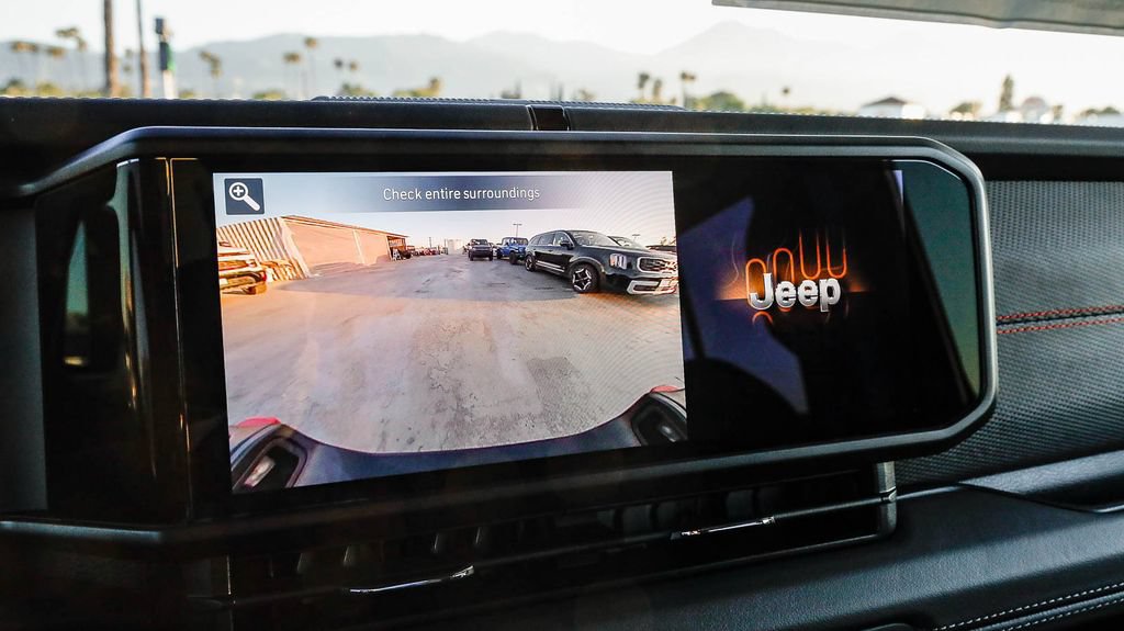 New 2026 Jeep Gladiator Rubicon w/ Safety Group AWD/4WD image 28