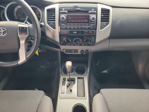 Used 2012 Toyota Tacoma PreRunner w/ TRD Sport Pkg image 18