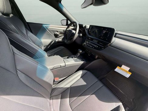 Used 2022 Lexus ES 350 F Sport w/ Accessory Package image 28