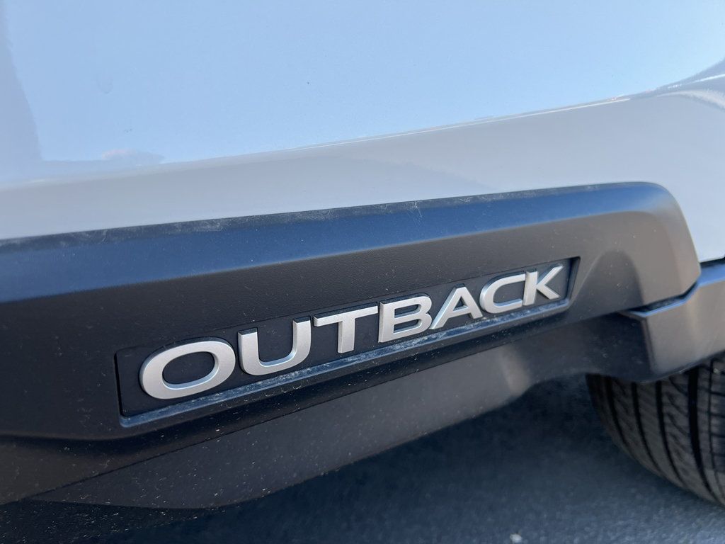 Used 2025 Subaru Outback Onyx Edition AWD/4WD image 31