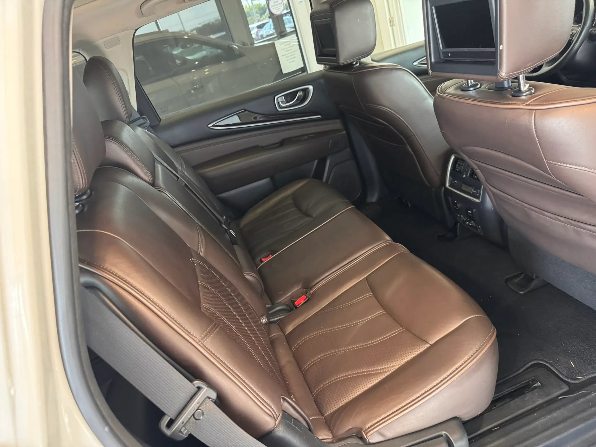 Used 2014 INFINITI QX60 FWD w/ Deluxe Touring Package image 24