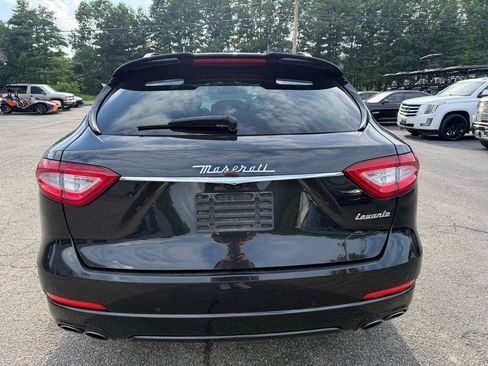 Used 2017 Maserati Levante w/ Sport Package AWD/4WD image 10