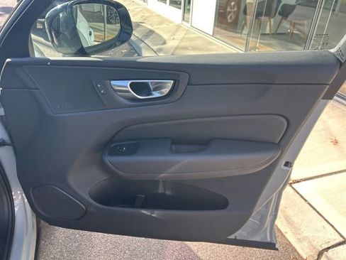 Certified 2025 Volvo XC60 B5 Plus AWD/4WD image 14
