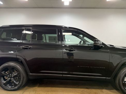 Used 2023 Jeep Grand Cherokee L Laredo image 33