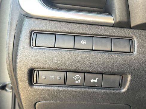Used 2024 Nissan Rogue SV FWD image 17