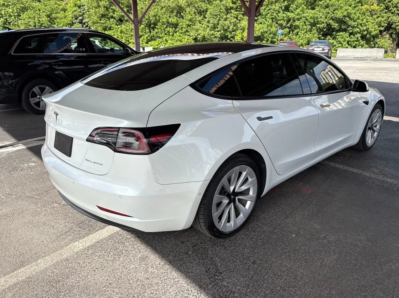 Used 2022 Tesla Model 3 Long Range AWD/4WD image 2