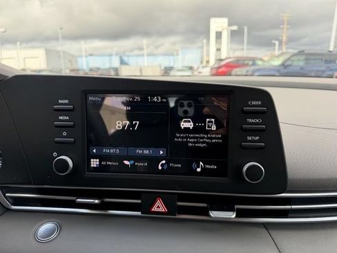 New 2026 Hyundai Elantra Hybrid FWD image 12