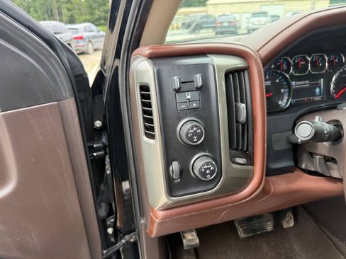 Used 2015 Chevrolet Silverado 1500 High Country w/ High Country Premium Package AWD/4WD image 10