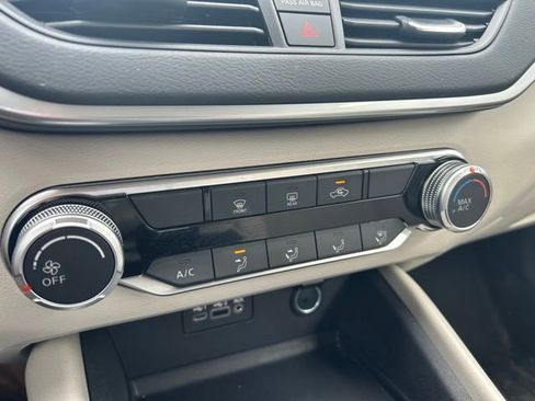 Used 2022 Nissan Altima 2.5 SV image 20