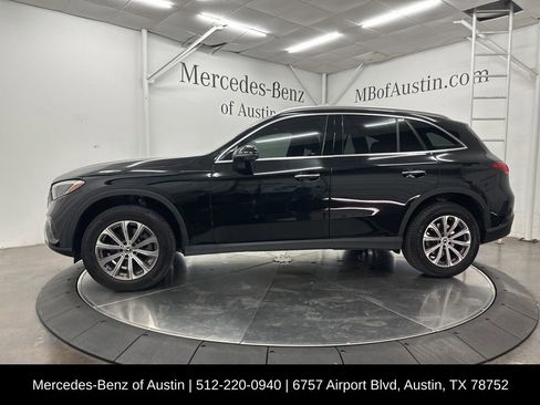 Used 2023 Mercedes-Benz GLC 300 4MATIC image 4
