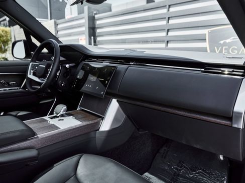 Used 2024 Land Rover Range Rover Long Wheelbase Autobiography AWD/4WD image 39