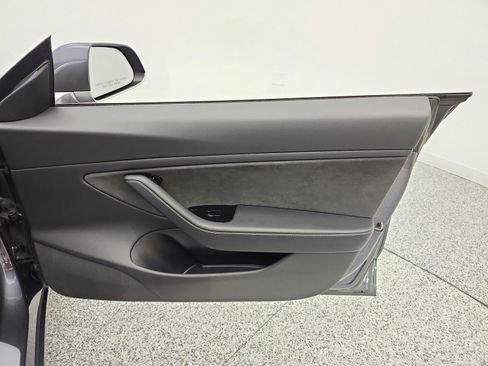 Used 2018 Tesla Model 3 Long Range RWD image 19